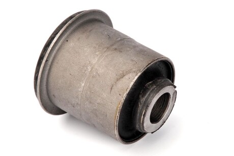 Фото 2 - Сайлентблок важеля MOOG KI-SB-7447 (KISB7447)