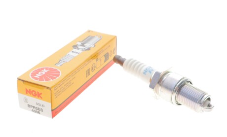 Фото 3 - Свічка запалювання NGK 4006