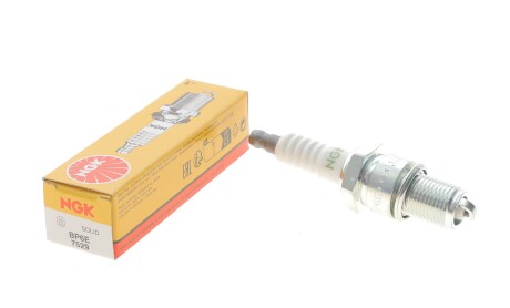 Фото 3 - Свеча зажигания NGK 7529