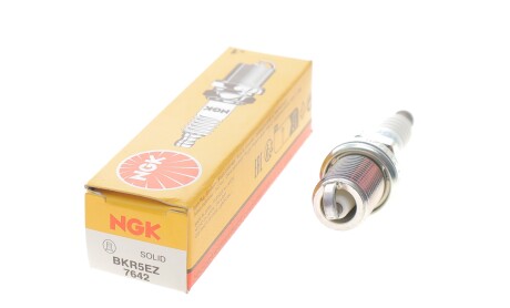 Фото 3 - Свеча зажигания NGK 7642