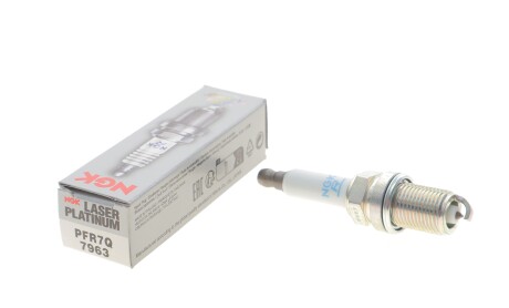 Фото 3 - Свеча зажигания NGK 7963