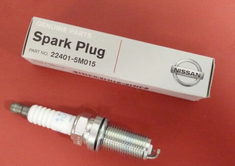 Свеча зажигания 22401-5M015 - NISSAN 224015M015