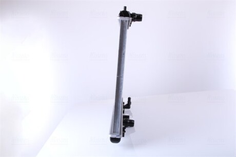 Фото 5 - Радиатор охлаждения двигателя NISSENS 606216