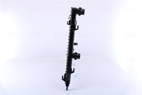 Фото 5 - Радиатор охлаждения двигателя NISSENS 606218