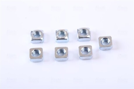 Фото 8 - Радіатор охолодження NISSENS 61018A