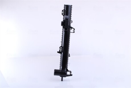 Фото 4 - Радиатор охлаждения двигателя NISSENS 61022