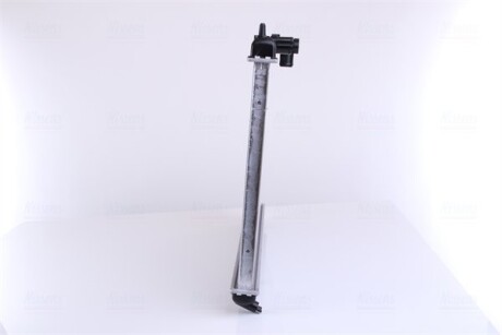 Фото 5 - Радиатор охлаждения двигателя NISSENS 61271