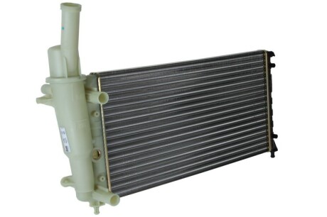 Фото 3 - Радиатор охлаждения двигателя NISSENS 61858