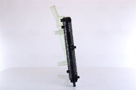 Фото 8 - Радиатор охлаждения двигателя NISSENS 61858