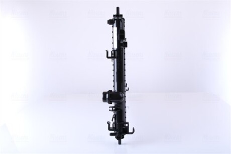 Фото 5 - Радиатор охлаждения двигателя NISSENS 630717