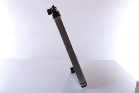 Фото 4 - Радиатор охлаждения двигателя NISSENS 63689A