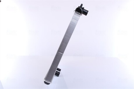 Фото 5 - Радиатор охлаждения двигателя NISSENS 63689A