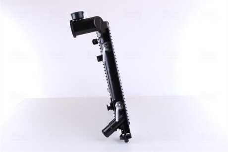 Фото 6 - Радиатор охлаждения двигателя NISSENS 646321