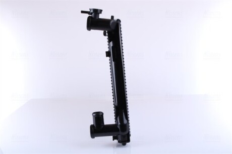 Фото 5 - Радиатор охлаждения двигателя NISSENS 64667A