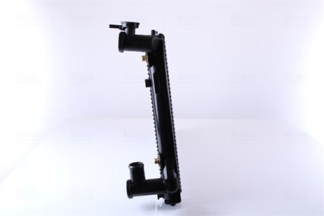 Фото 5 - Радиатор охлаждения двигателя NISSENS 64668A