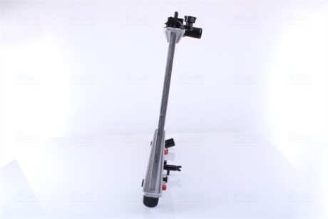 Фото 5 - Радиатор охлаждения двигателя NISSENS 646906