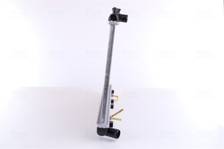 Фото 5 - Радиатор охлаждения двигателя NISSENS 67023