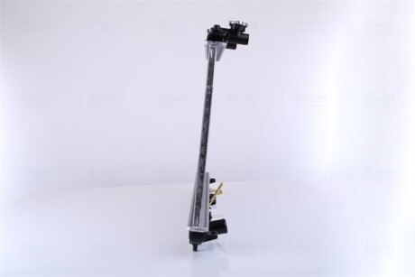 Фото 4 - Радиатор охлаждения двигателя NISSENS 67027