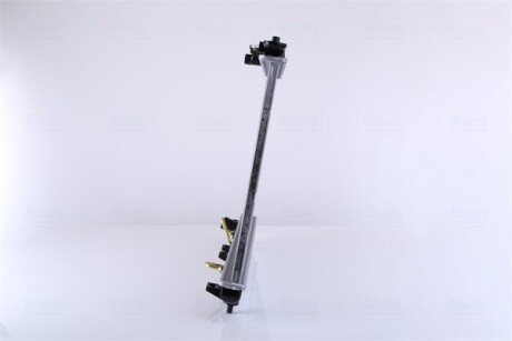 Фото 5 - Радиатор охлаждения двигателя NISSENS 67027