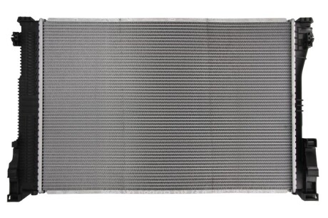 Фото 2 - Радиатор охлаждения двигателя NISSENS 67162