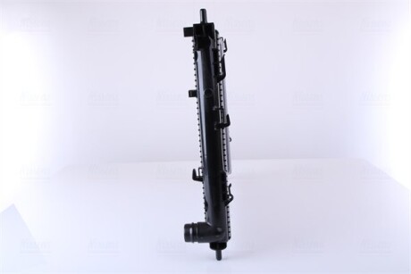 Фото 5 - Радиатор охлаждения двигателя NISSENS 67549