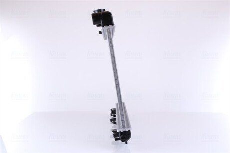 Фото 4 - Радиатор охлаждения двигателя NISSENS 67704A