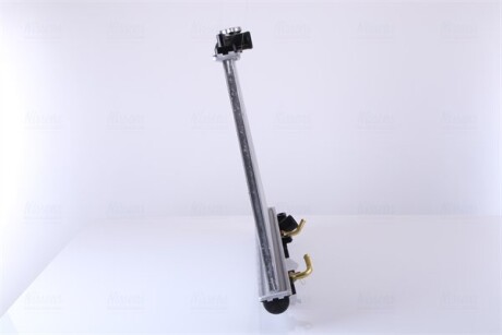 Фото 5 - Радиатор охлаждения двигателя NISSENS 68117