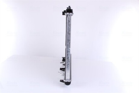 Фото 4 - Радиатор охлаждения двигателя NISSENS 681372