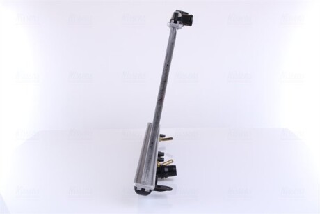 Фото 5 - Радиатор охлаждения двигателя NISSENS 68152