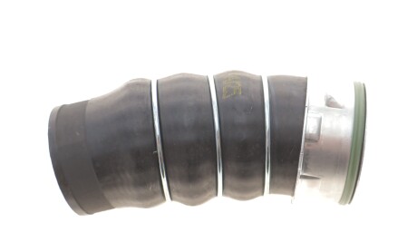 Патрубок интеркулера (нижний/R) BMW 3 (E90/E91) 2.0d 04-12 (M47/N47) - ((11617795304)) NRF 166114