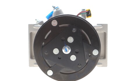 Фото 4 - Автозапчасть NRF 320121