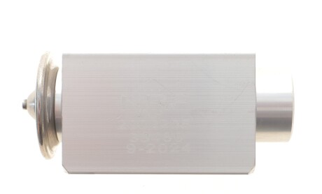 Фото 7 - Автозапчасть NRF 38489