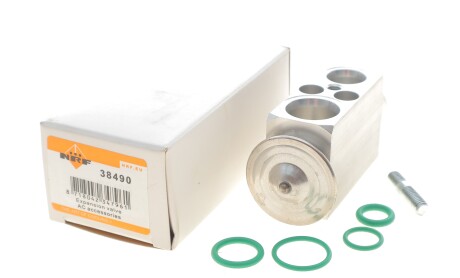 Фото 2 - Автозапчасть NRF 38490