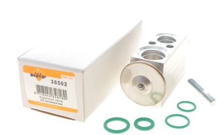 Фото 2 - Автозапчастина NRF 38502