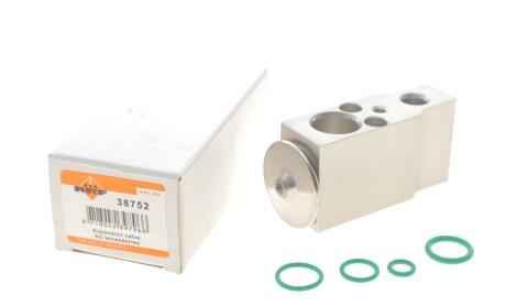 Фото 2 - Автозапчастина NRF 38752