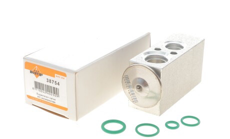 Фото 2 - Автозапчастина NRF 38754