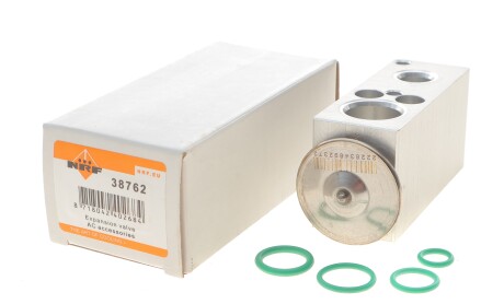 Фото 2 - Автозапчасть NRF 38762