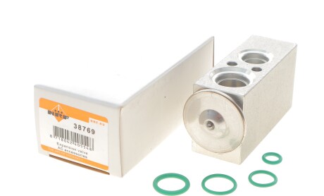 Фото 2 - Автозапчасть NRF 38769