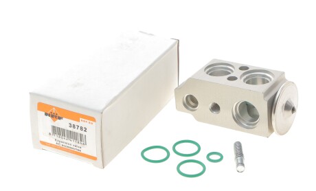 Фото 2 - Автозапчасть NRF 38782