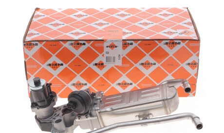 Фото 2 - Автозапчастина NRF 48215