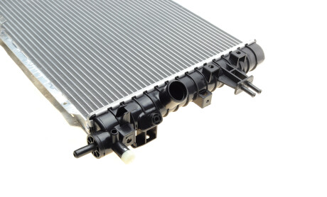 Фото 7 - Радіатор охолодження NRF 50143