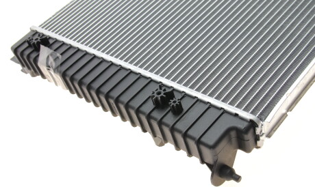 Фото 3 - Радиатор охлаждения двигателя NRF 50596