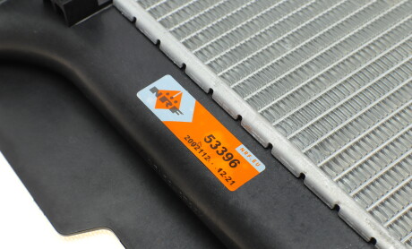 Фото 11 - Радиатор охлаждения двигателя NRF 53396