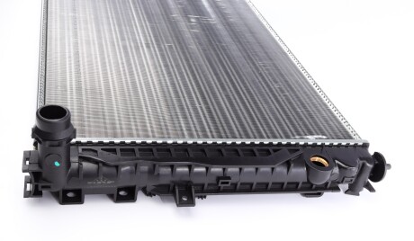 Фото 4 - Радиатор охлаждения двигателя NRF 539504A