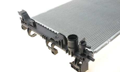 Фото 8 - Радиатор охлаждения двигателя NRF 550038