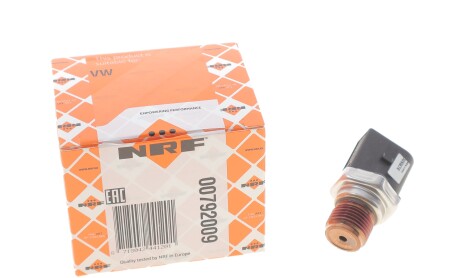 Фото 2 - Датчик давления топлива NRF 792009