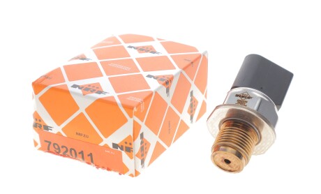 Фото 2 - Датчик тиску палива NRF 792011