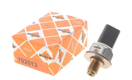 Фото 2 - Датчик давления топлива NRF 792013