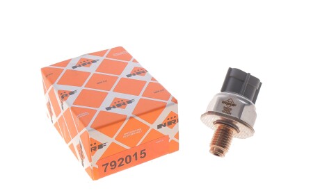 Фото 2 - Датчик давления топлива NRF 792015