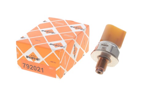 Фото 2 - Датчик давления топлива NRF 792021